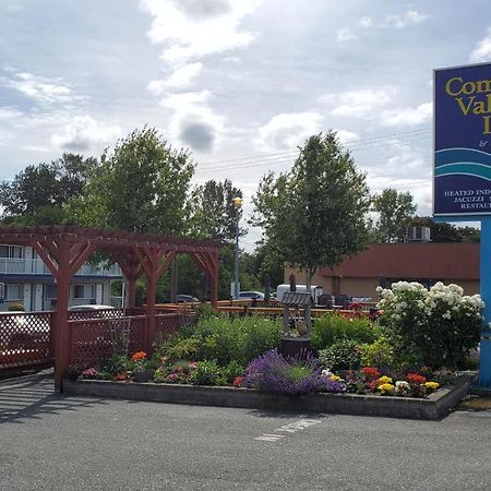 Comox Valley Inn & Suites Кортни Екстериор снимка