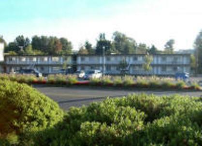 Comox Valley Inn & Suites Кортни Екстериор снимка