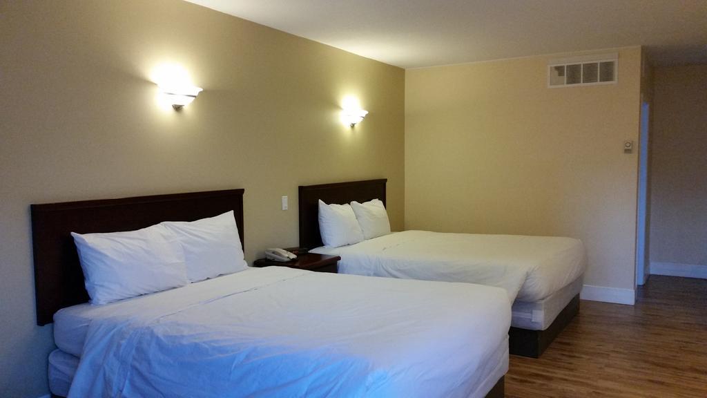 Comox Valley Inn & Suites Кортни Екстериор снимка