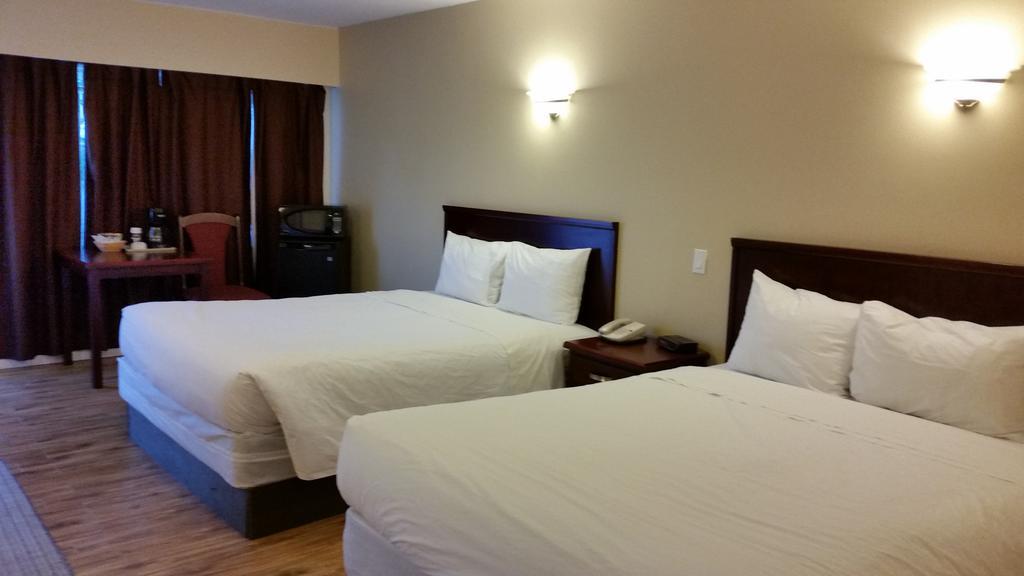 Comox Valley Inn & Suites Кортни Екстериор снимка