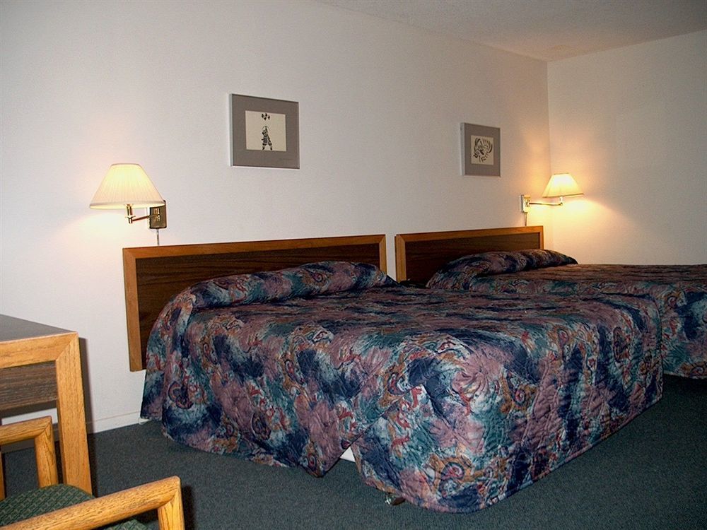 Comox Valley Inn & Suites Кортни Екстериор снимка