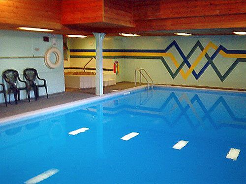 Comox Valley Inn & Suites Кортни Екстериор снимка